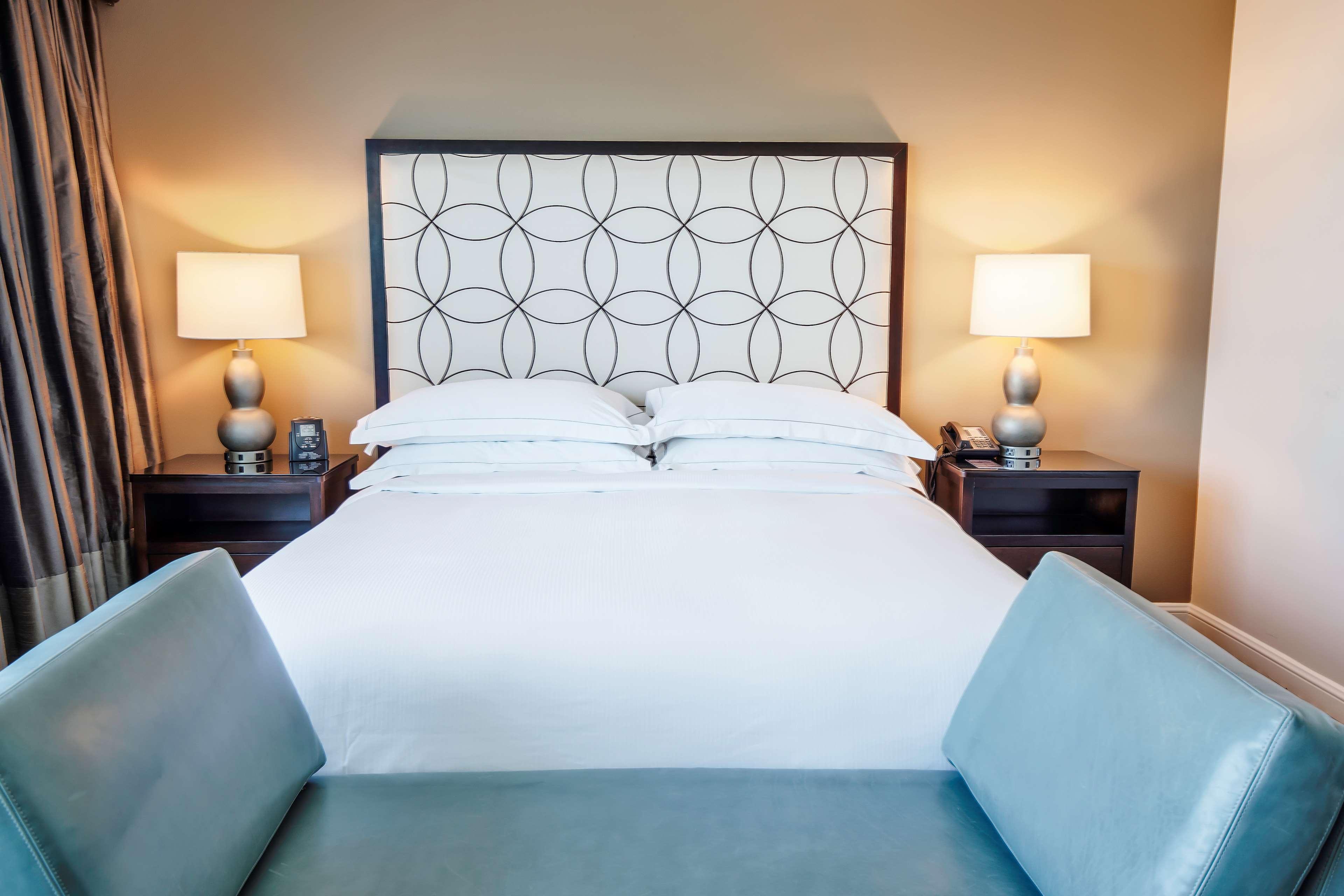 Отель Hilton Baton Rouge Capitol Center Экстерьер фото