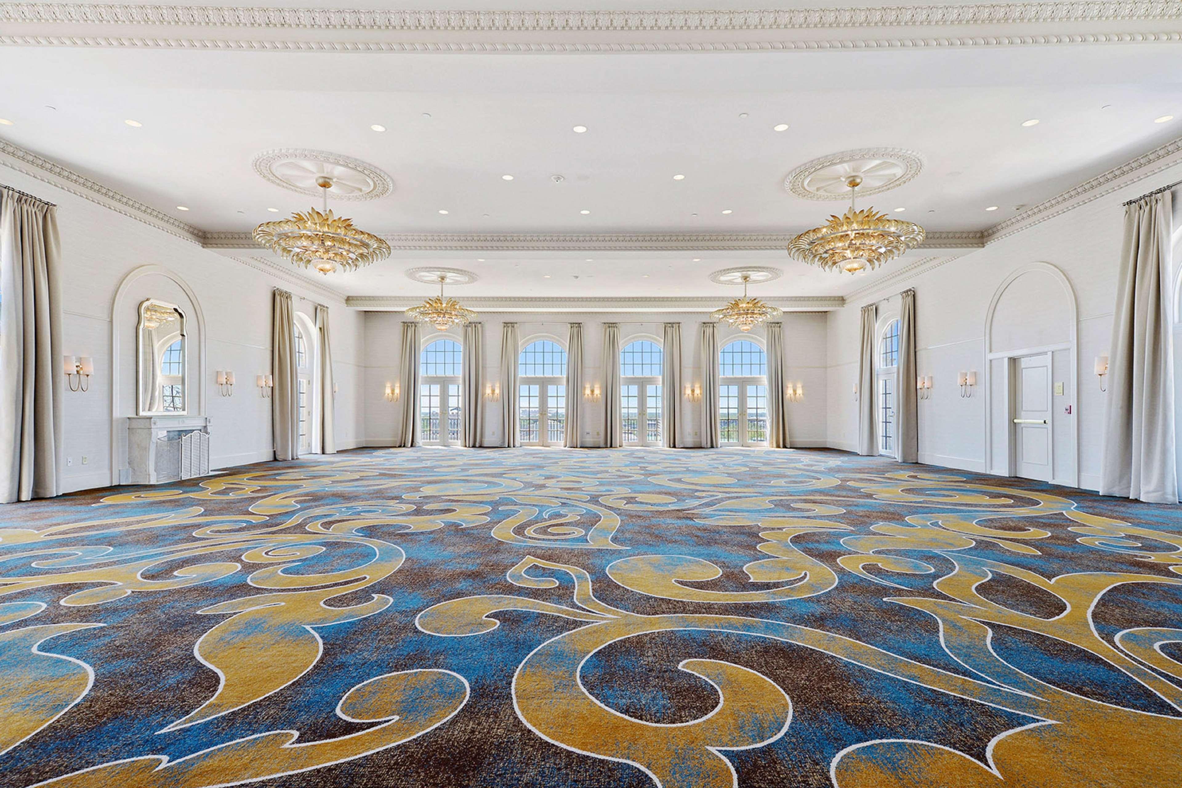 Отель Hilton Baton Rouge Capitol Center Экстерьер фото