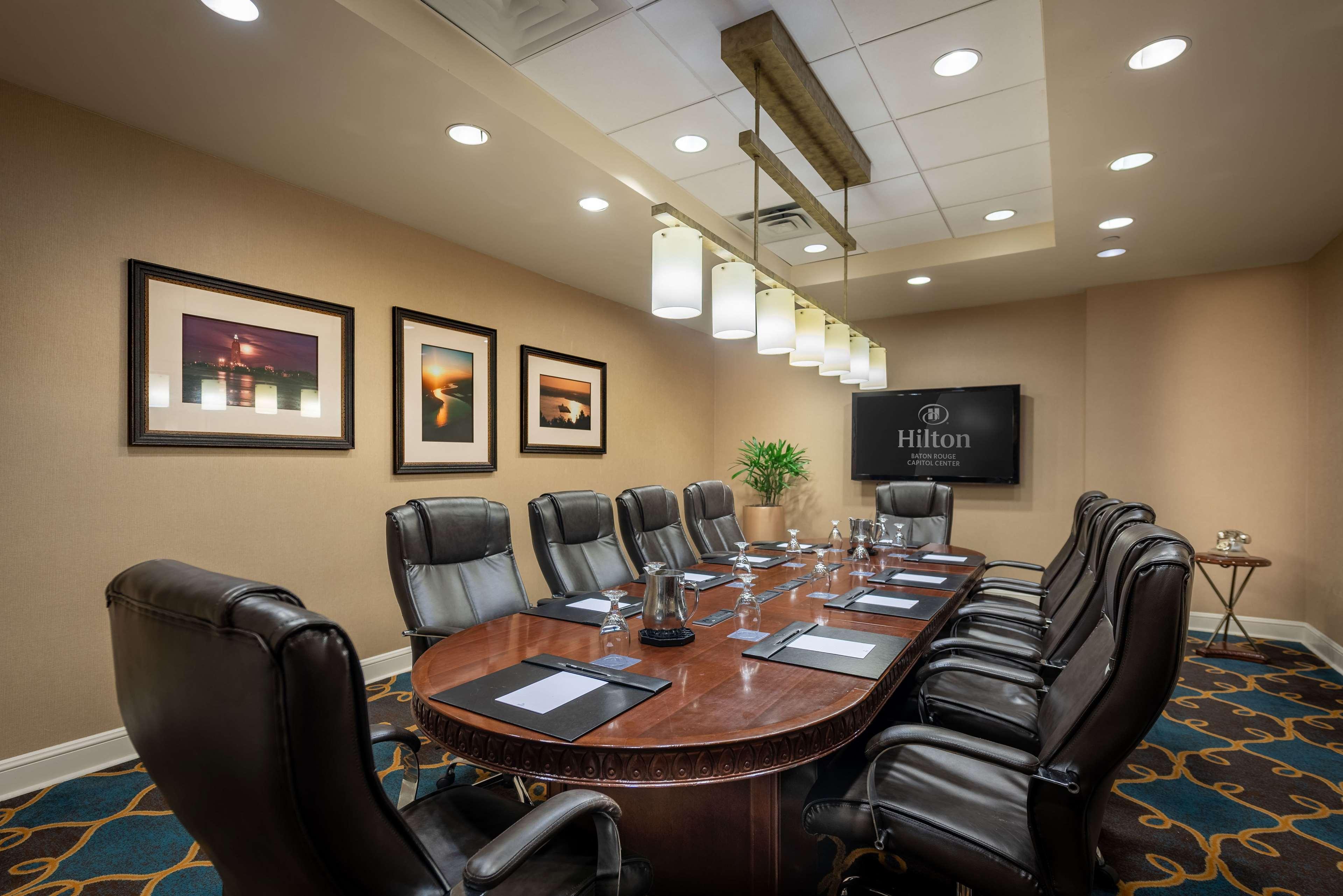 Отель Hilton Baton Rouge Capitol Center Экстерьер фото