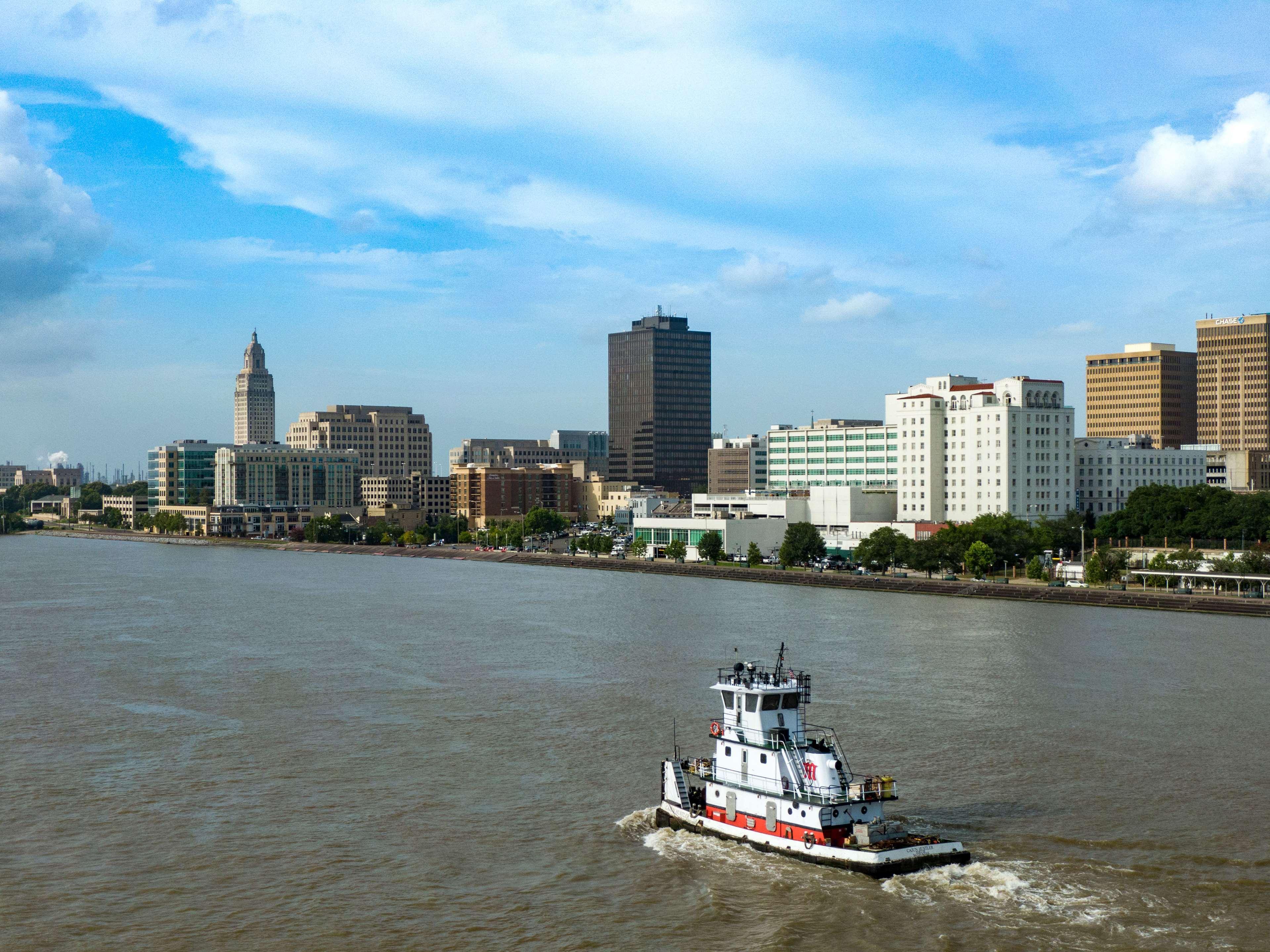 Отель Hilton Baton Rouge Capitol Center Экстерьер фото