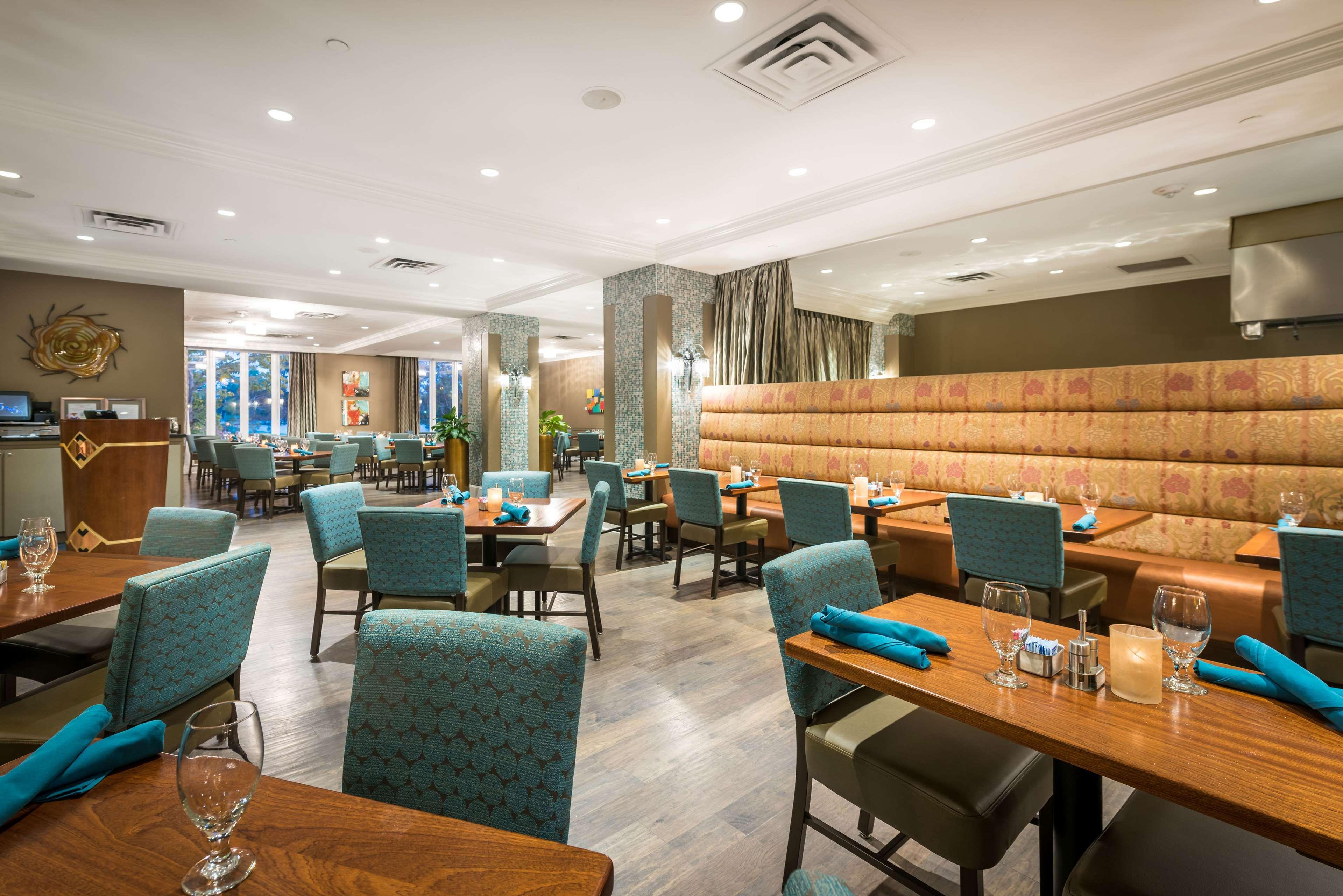 Отель Hilton Baton Rouge Capitol Center Экстерьер фото