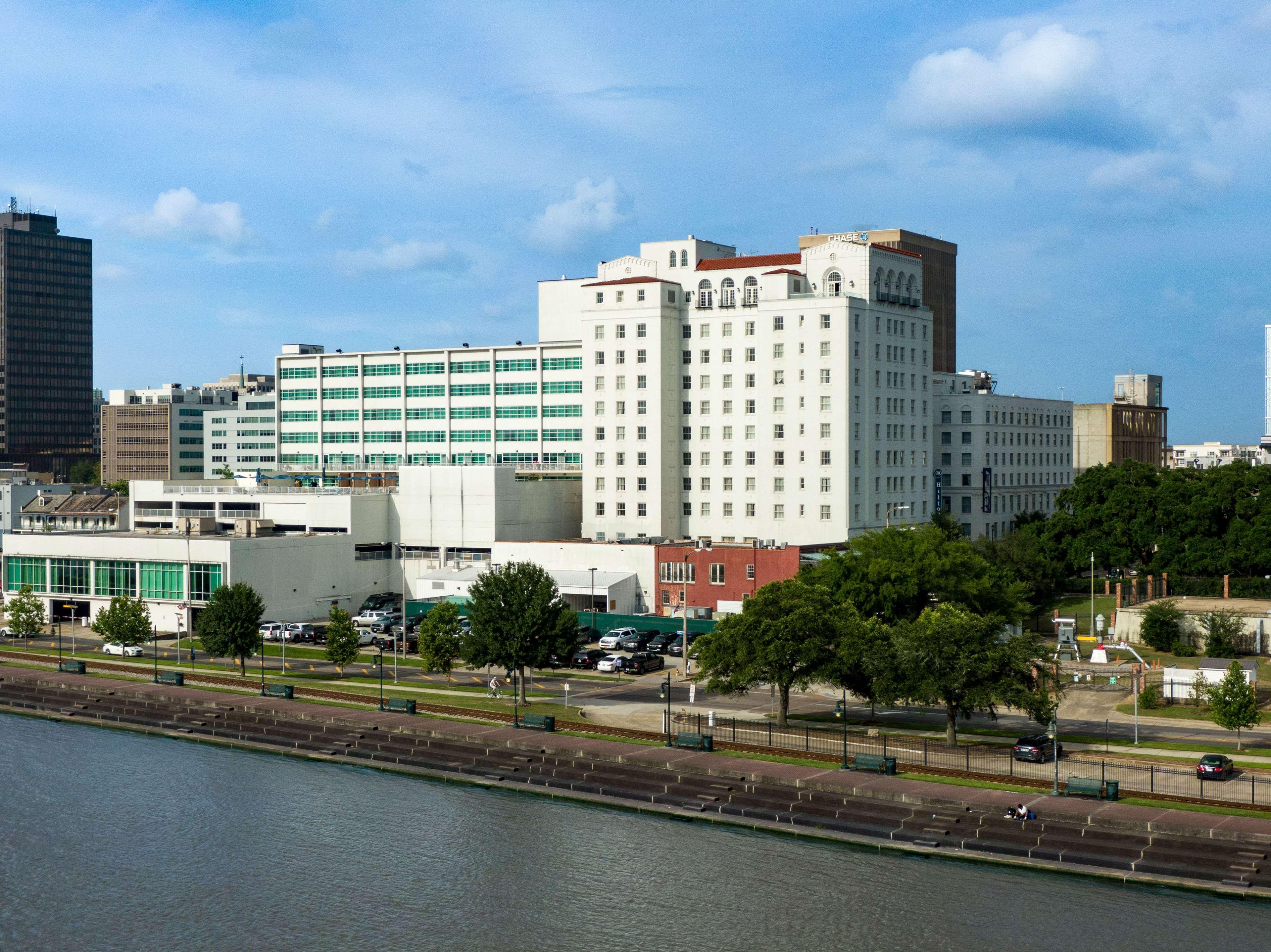 Отель Hilton Baton Rouge Capitol Center Экстерьер фото