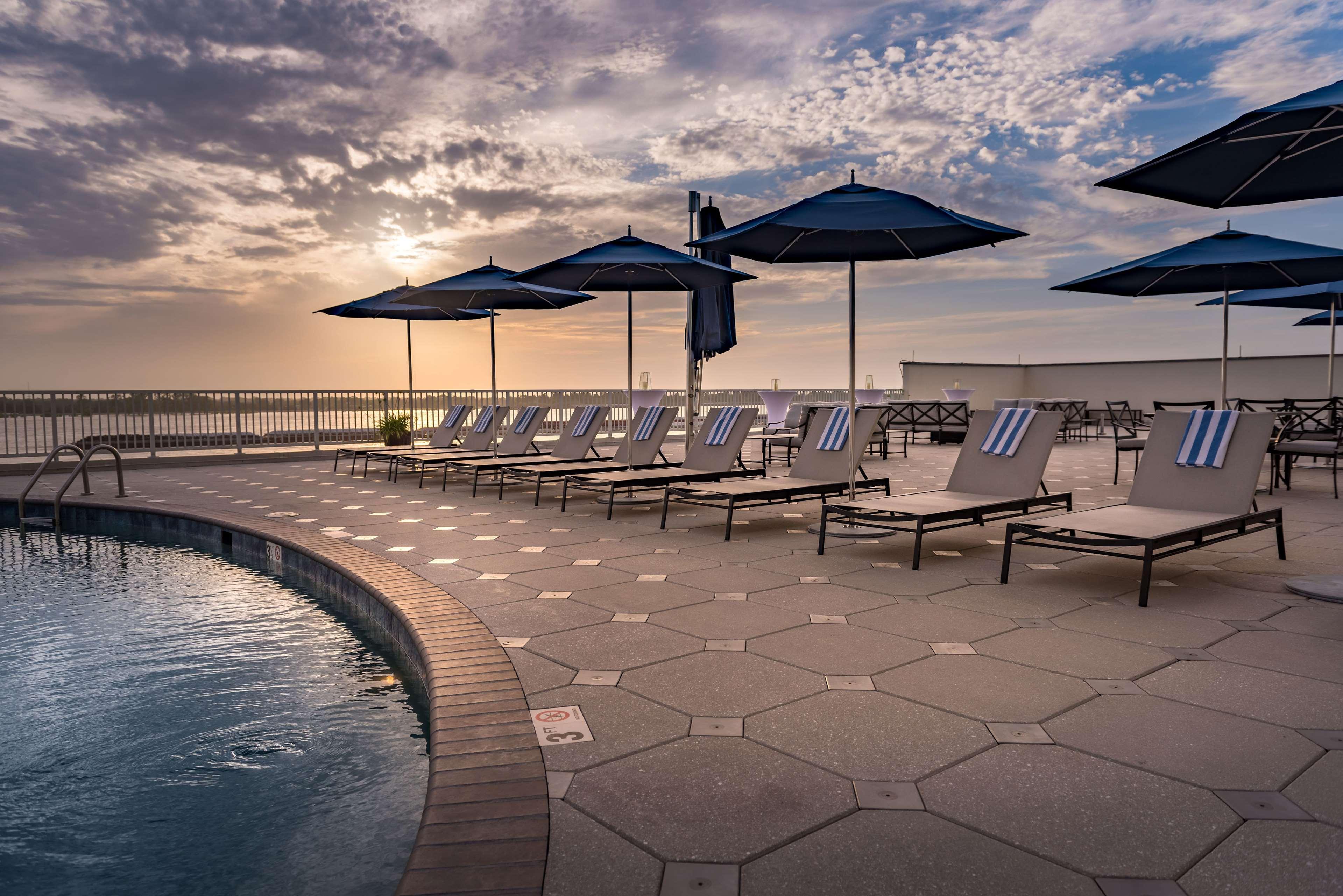 Отель Hilton Baton Rouge Capitol Center Экстерьер фото