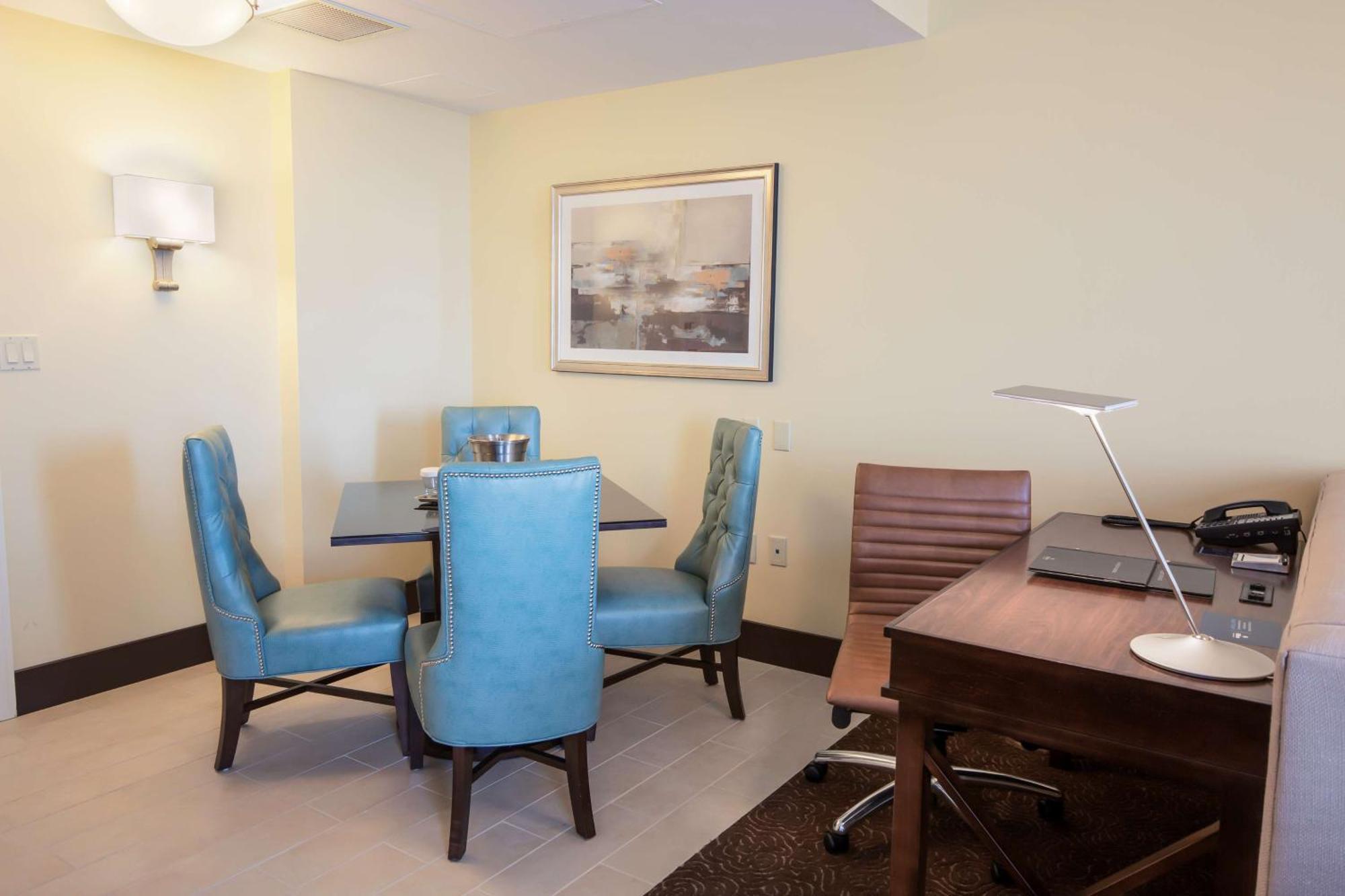 Отель Hilton Baton Rouge Capitol Center Экстерьер фото