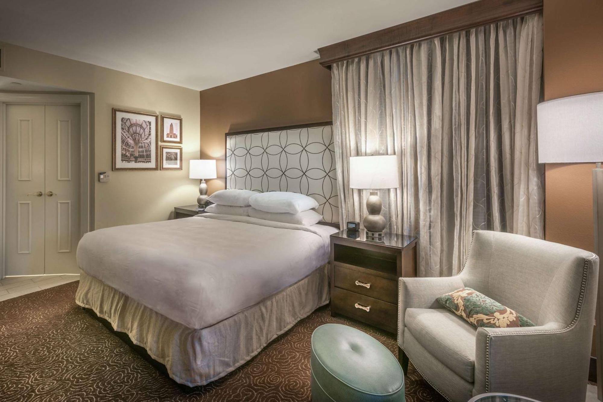Отель Hilton Baton Rouge Capitol Center Экстерьер фото