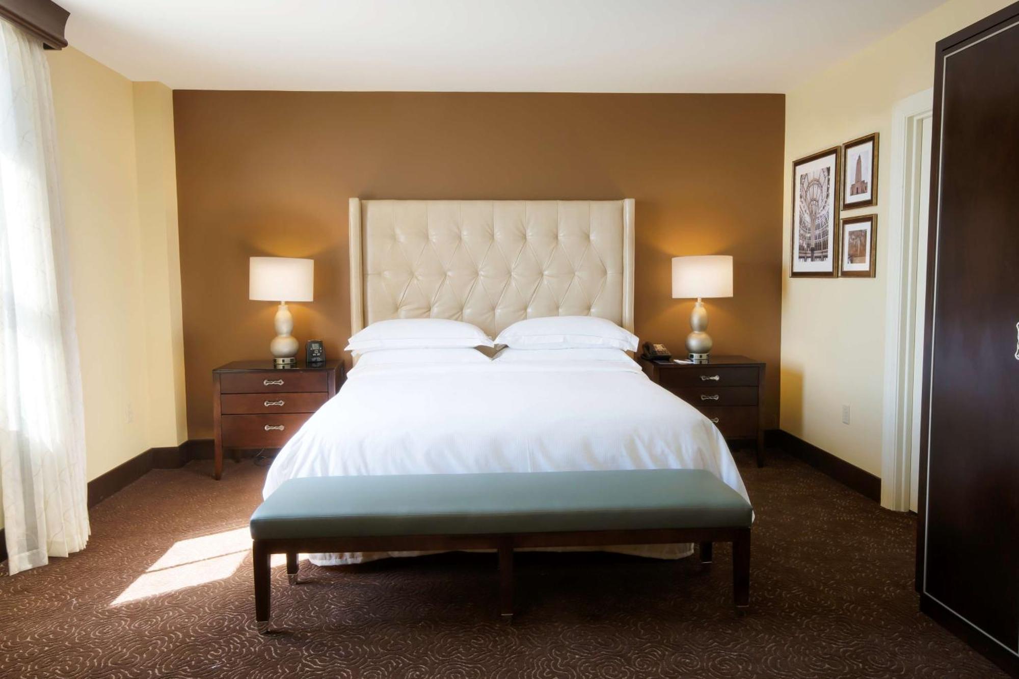 Отель Hilton Baton Rouge Capitol Center Экстерьер фото