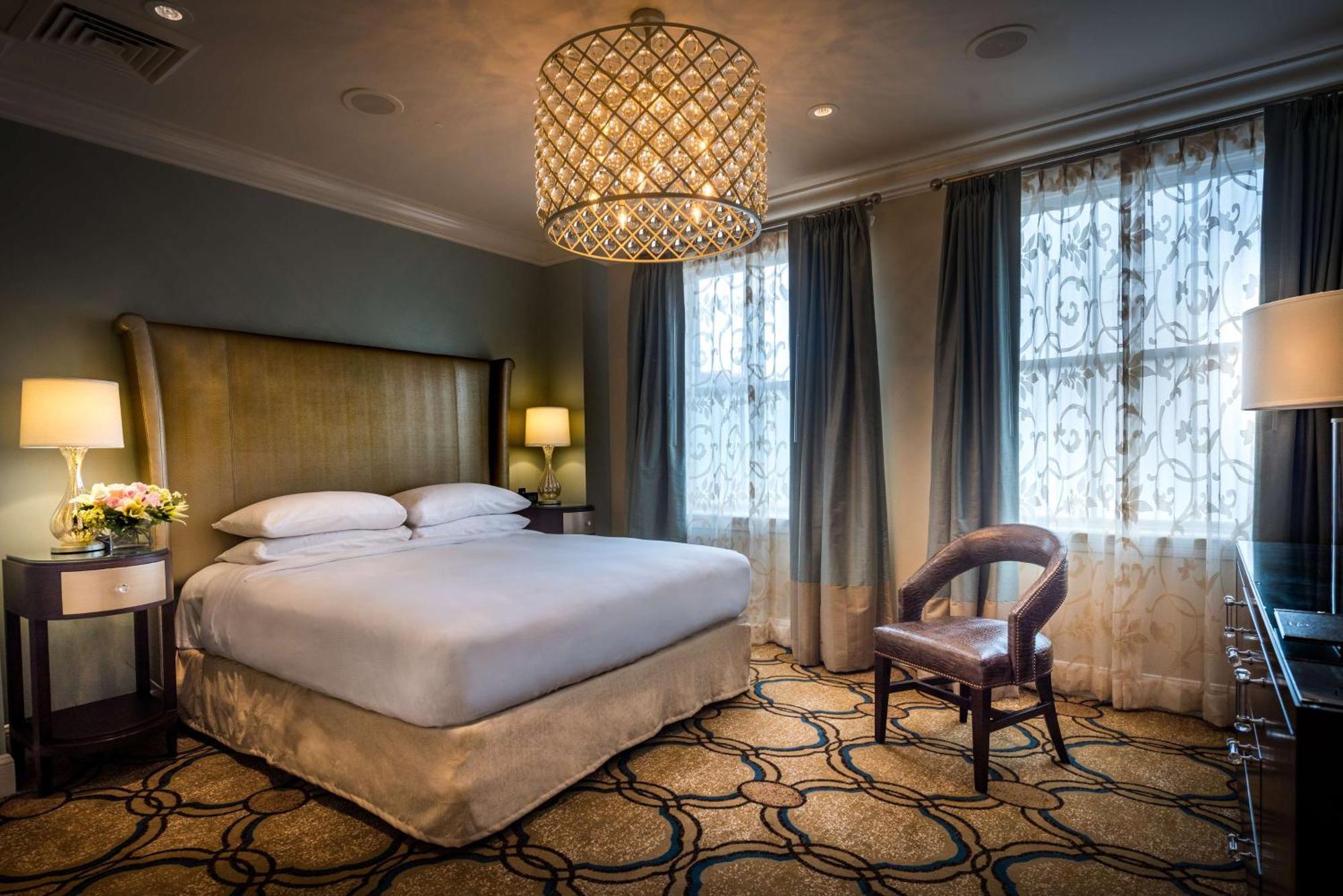 Отель Hilton Baton Rouge Capitol Center Экстерьер фото